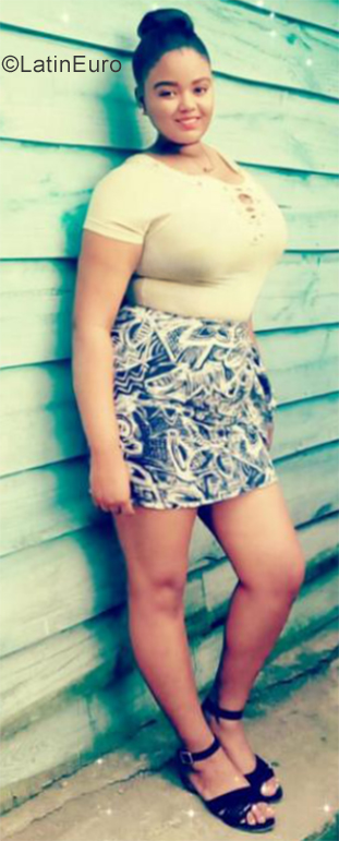 Date this tall Dominican Republic girl Andrea from Santo Domingo DO35170