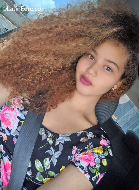 Date this georgeous Venezuela girl Edimar from Coro VE2478