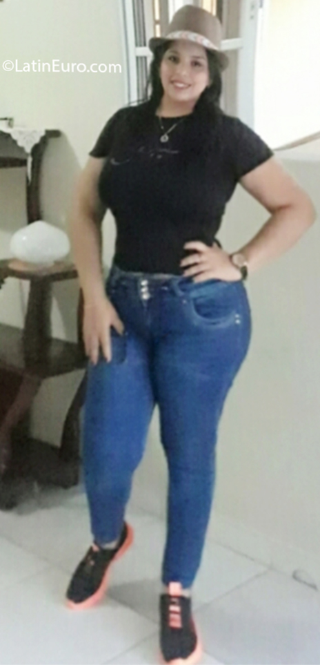 Date this lovely Dominican Republic girl Carolina from Santo Domingo DO35194