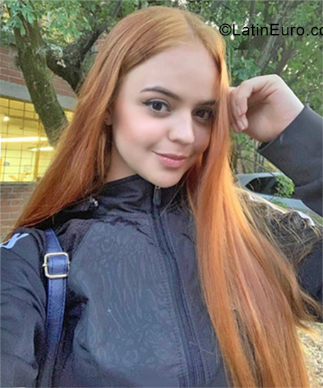 Date this athletic Colombia girl Laura from Medellin CO25584