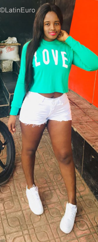 Date this lovely Dominican Republic girl Maryorie from Santo Domingo DO35237