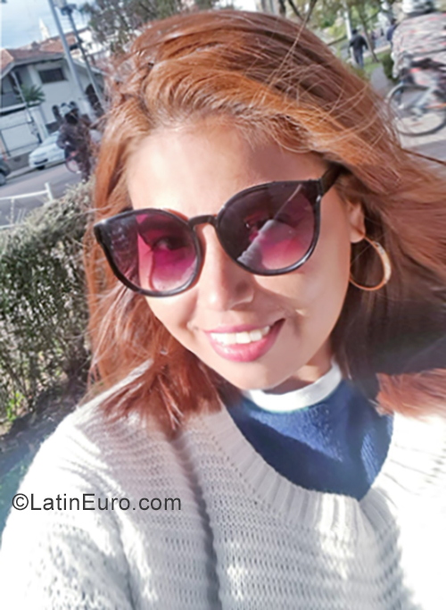 Date this pretty Ecuador girl Karol from Guayaquil EC339