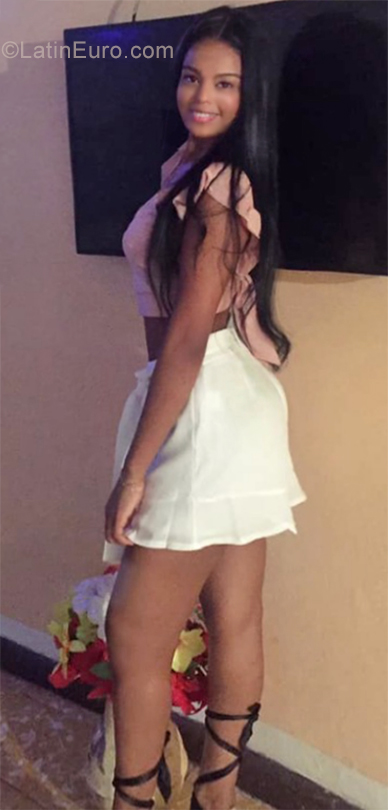 Date this exotic Colombia girl Bri from Cali CO25603