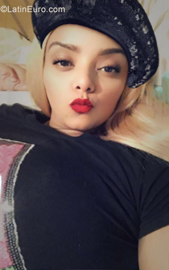 Date this passionate Dominican Republic girl Helen from Santiago DO35260
