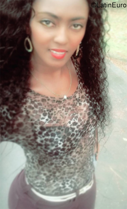 Date this sultry Dominican Republic girl Elizabeth from Santo Domingo DO35311