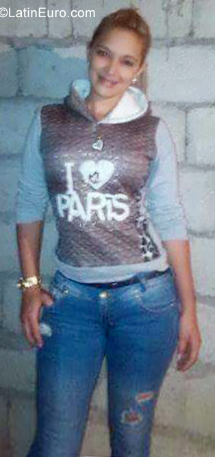 Date this sultry Colombia girl Diana from Bucaramanga CO25662