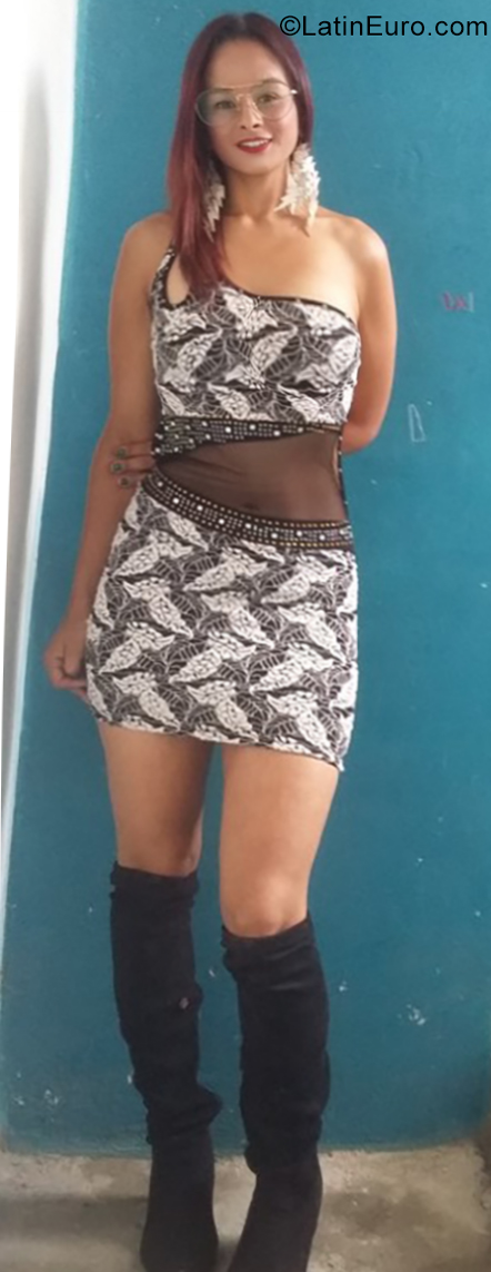 Date this gorgeous Colombia girl Damaris from Manizales CO25675