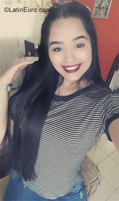 Date this charming Venezuela girl Gisel from Cabimas VE2513