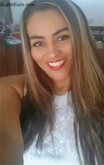 Date this exotic Colombia girl Victoria from Medellin CO25744