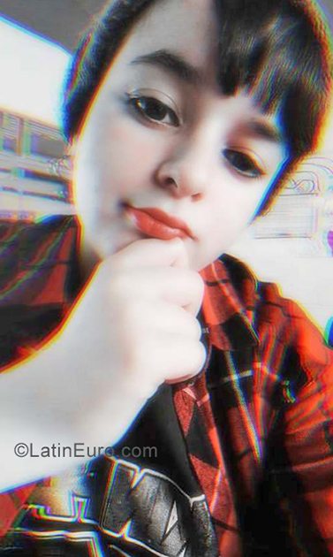 Date this beautiful Argentina girl Alma from Buenos Aires AR205