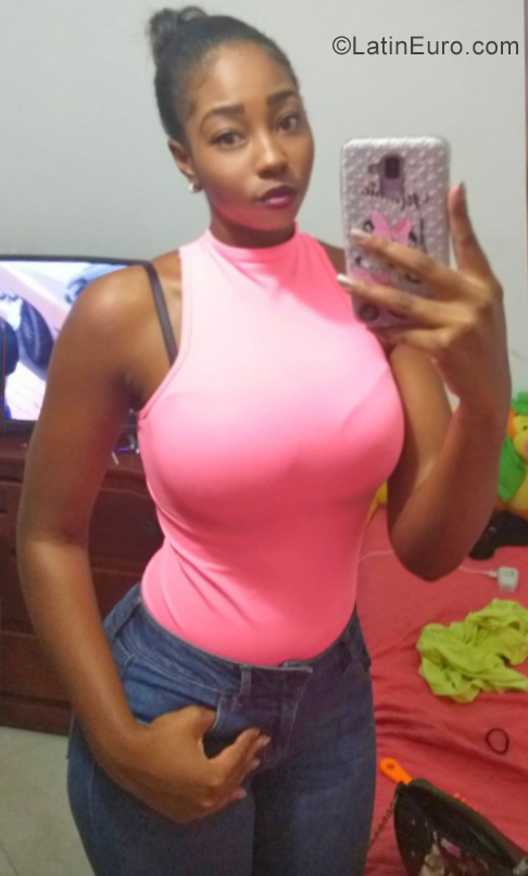 Date this attractive Colombia girl Gloria Estefany from Medellin CO25754