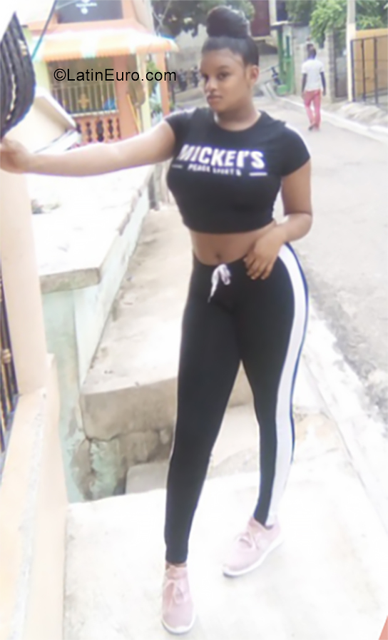 Date this stunning Dominican Republic girl Crismary from Puerto Plata DO35479