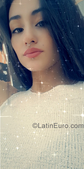 Date this good-looking Colombia girl Katerin Daniela from Medellin CO25800