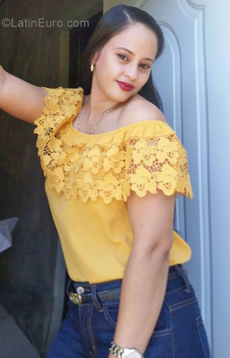 Date this cute Dominican Republic girl Dayana from Santiago DO35509