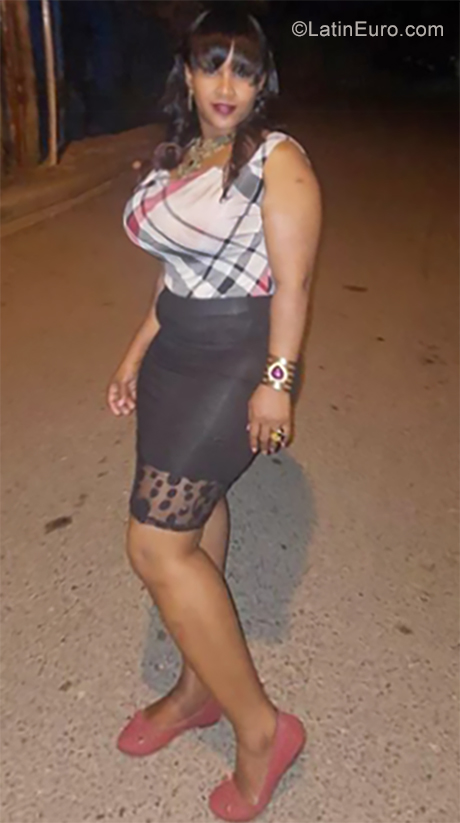 Date this passionate Dominican Republic girl Yohanny from Santo Domingo DO35522