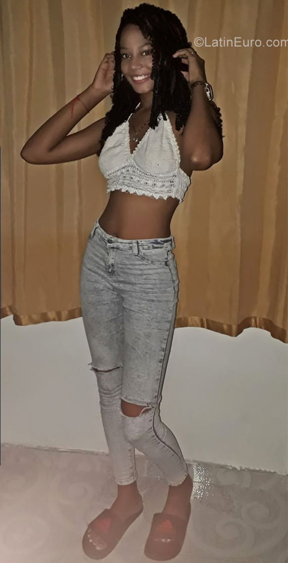 Date this exotic Colombia girl Kiaria from Santa Marta CO25815