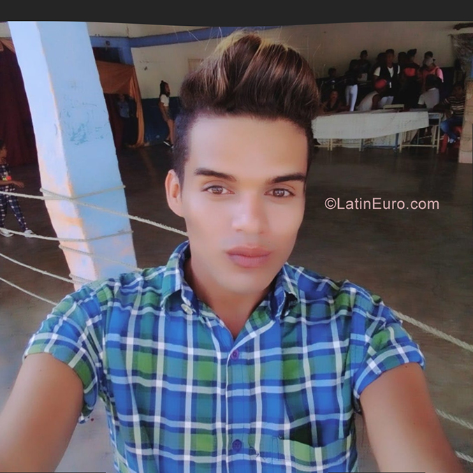 Date this happy Venezuela man Glabseni from Barquisimeto VE2563
