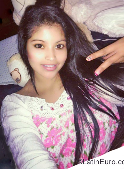 Date this hard body Colombia girl Paola from Bogota CO25818