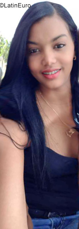 Date this beautiful Dominican Republic girl Maria from Santo Domingo DO35545