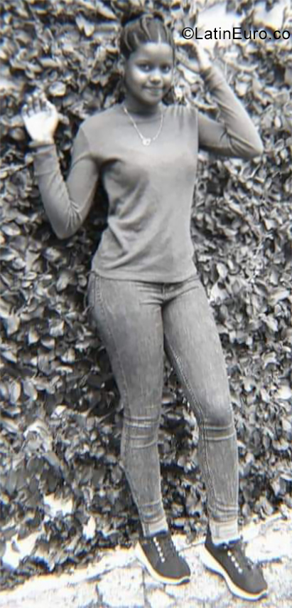 Date this sultry Dominican Republic girl Yorlanis from Santo Domingo DO35621