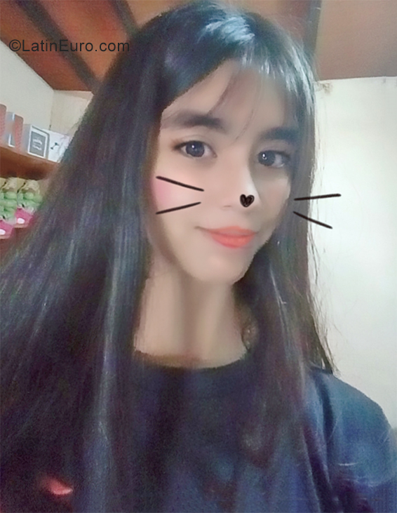 Date this stunning Paraguay girl Azul from Asuncion PY20