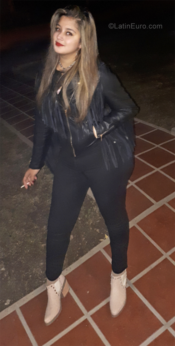 Date this sultry Argentina girl Eve from Cordoba AR212