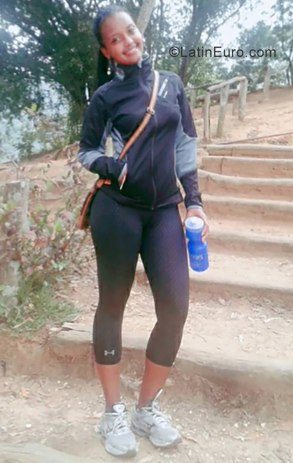 Date this charming Colombia girl Yadi from Bogota CO25840