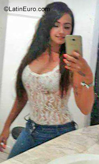 Date this sultry Colombia girl Wendy from Bucaramanga CO25843