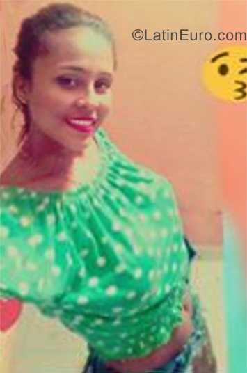 Date this exotic Colombia girl Liliana from Cienaga CO25857