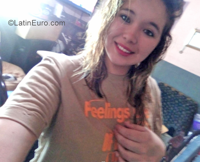Date this athletic Argentina girl Florencia from Buenos Aires AR232
