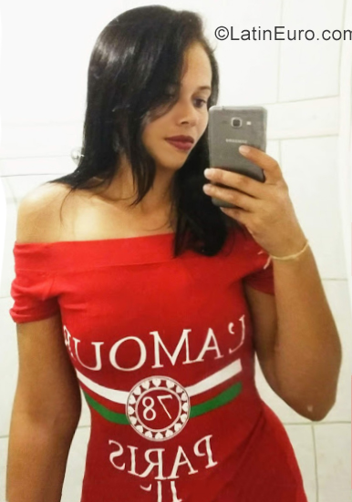 Date this happy Brazil girl Jessica from Salvador BR10919
