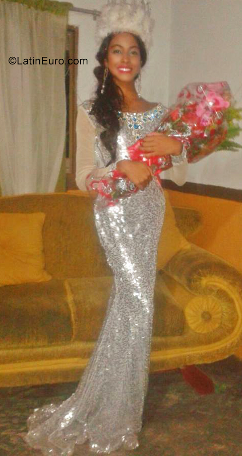 Date this funny Colombia girl Yansejaria from Medellin CO25989