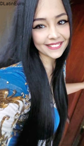 Date this exotic Argentina girl Daniela from Buenos Aires AR217