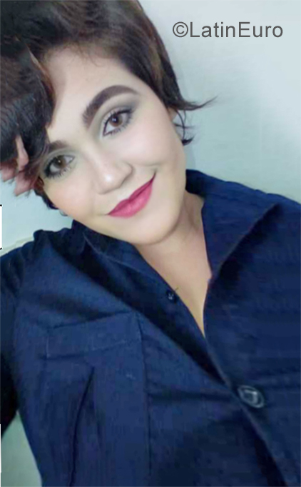 Date this young Brazil girl Carolina from Rio De Janeiro BR10890