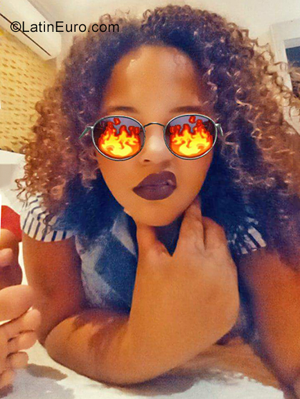 Date this sultry Brazil girl Ana Clara from Rio de Janeiro BR10891