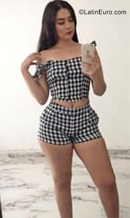 Date this athletic Dominican Republic girl Maria from Santiago DO35669