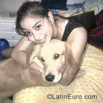 Date this stunning Venezuela girl Desiree from Caracas VE2599