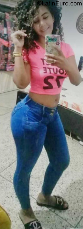 Date this young Venezuela girl Roxana from Valencia VE2613