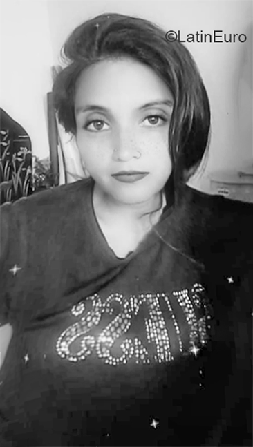 Date this georgeous Colombia girl Electra from Bogota CO25918