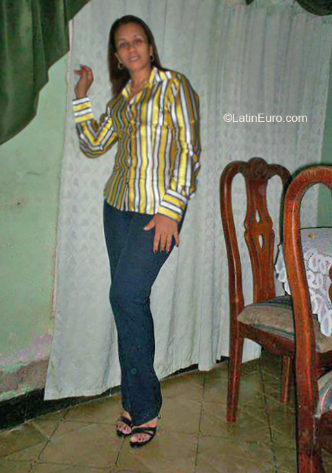 Date this good-looking Colombia girl Ruby from Barranquilla CO25921