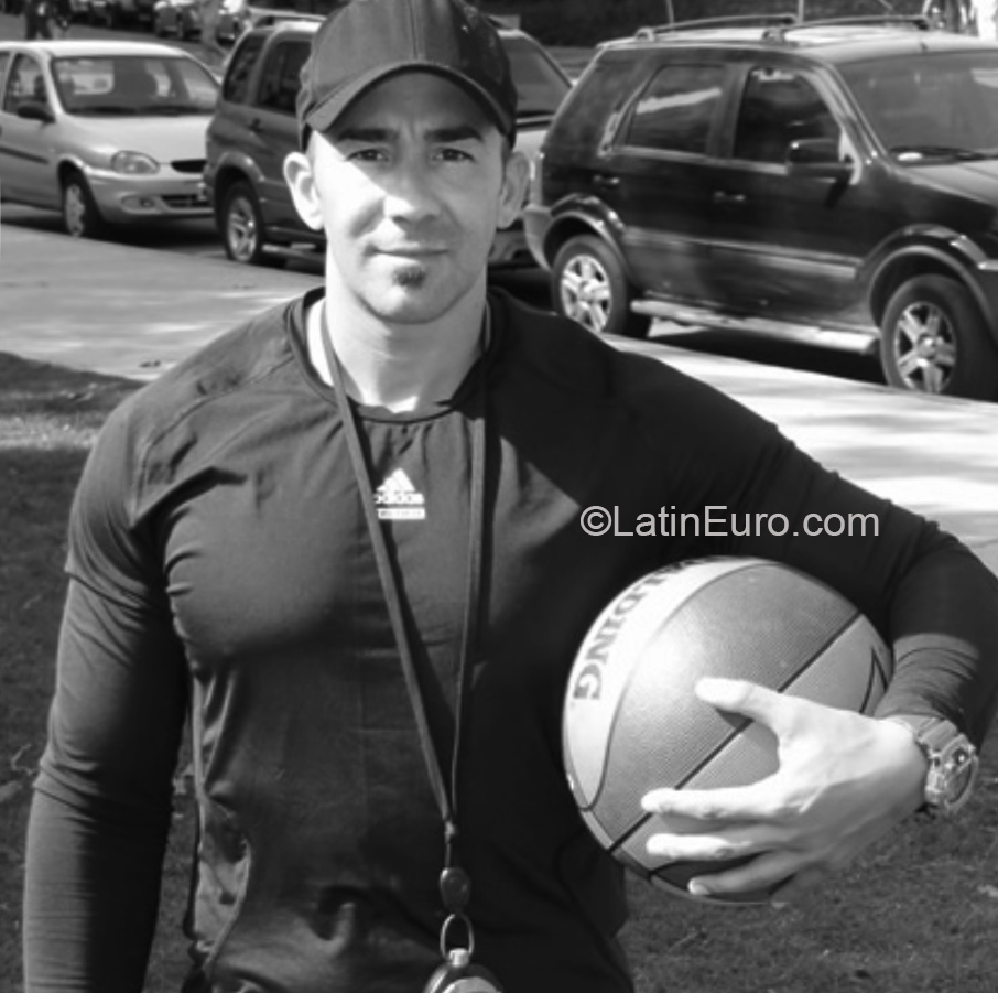 Date this beautiful Argentina man Guido from Buenos Aires AR224