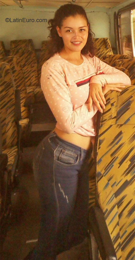Date this georgeous Venezuela girl Francys from Acarigua VE2663