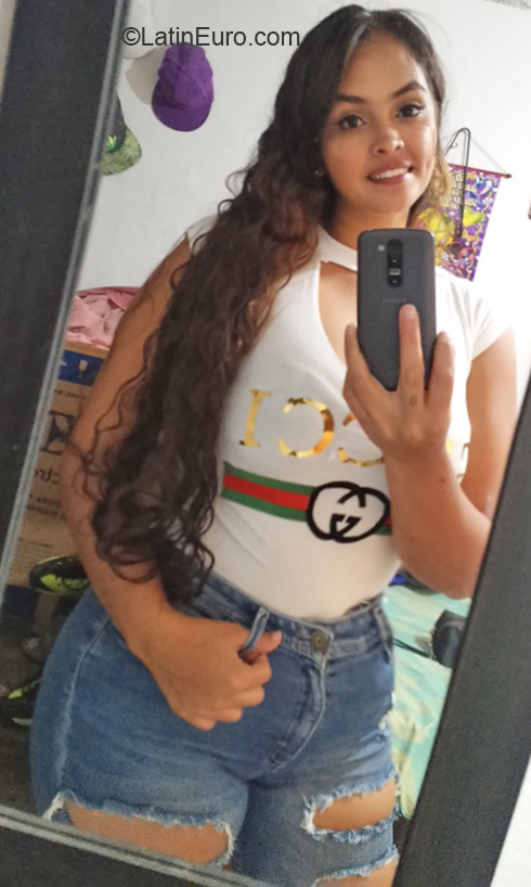 Date this delightful Colombia girl Zara from Medellin CO25933