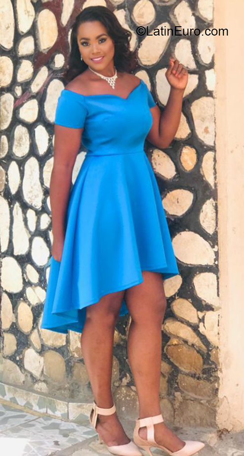 Date this beautiful Colombia girl Johanny from San Cristobal CO25938
