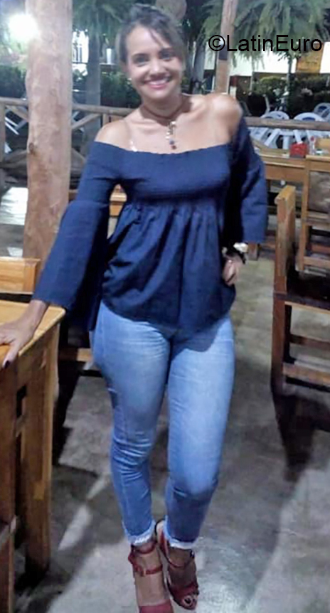 Date this sultry Colombia girl Pati from Santa Marta CO25940
