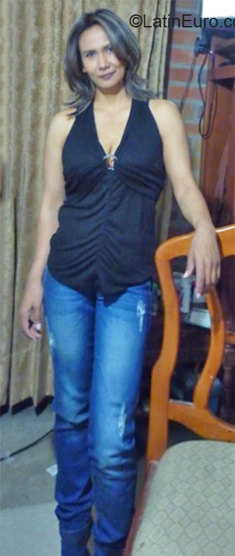 Date this nice looking Colombia girl Yoli from Bogota CO25948