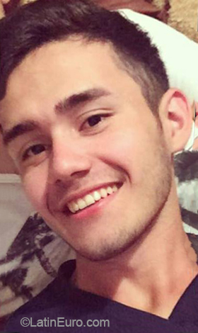 Date this gorgeous Paraguay man Alex from santa rita alto PY23