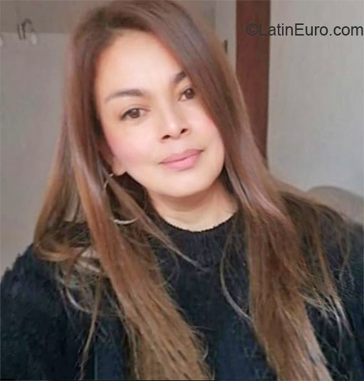 Date this exotic Colombia girl Leydes from Bogota CO25955