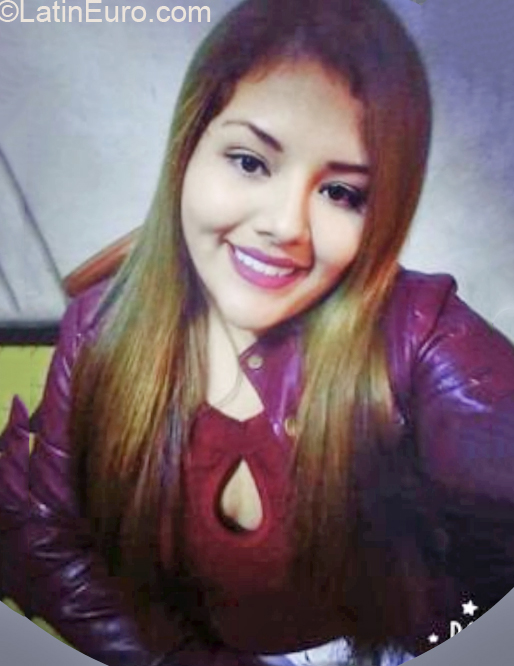 Date this happy Peru girl Naty from Lima PE1429