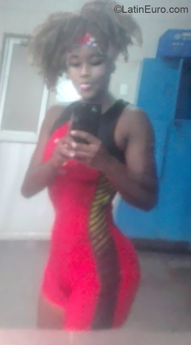 Date this good-looking Ecuador girl Allison from Quito EC366